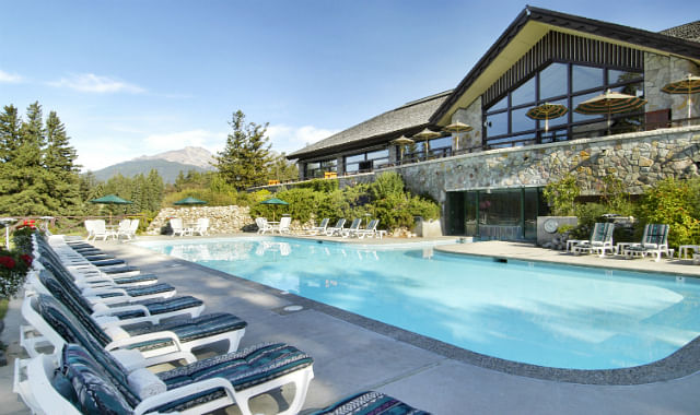 10 hotels fit for royalty jasper_pool